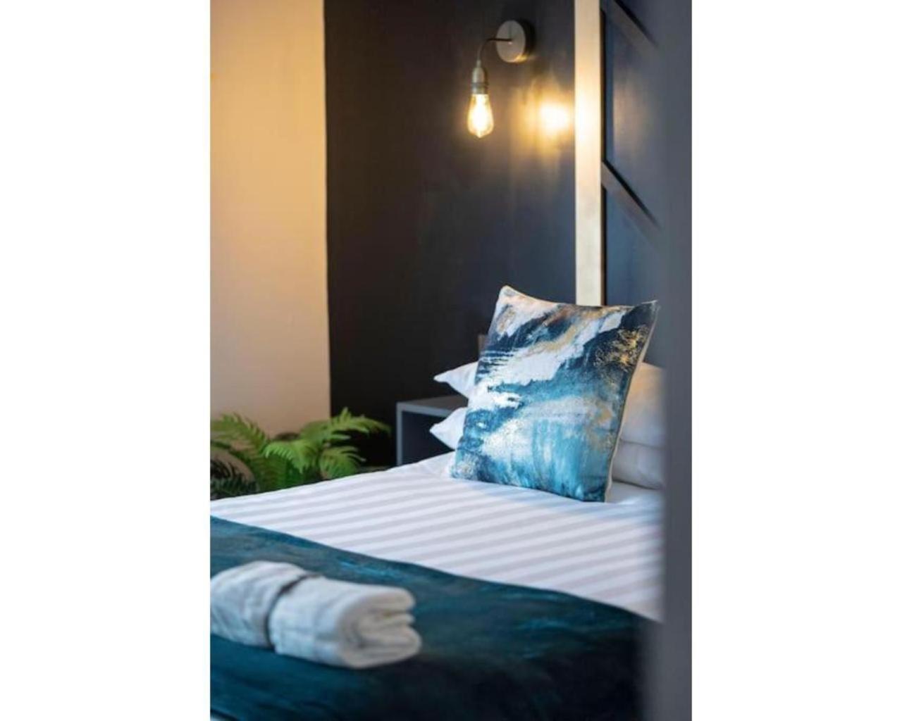 Central Belfast Apartments Queen'S Hideaway 外观 照片